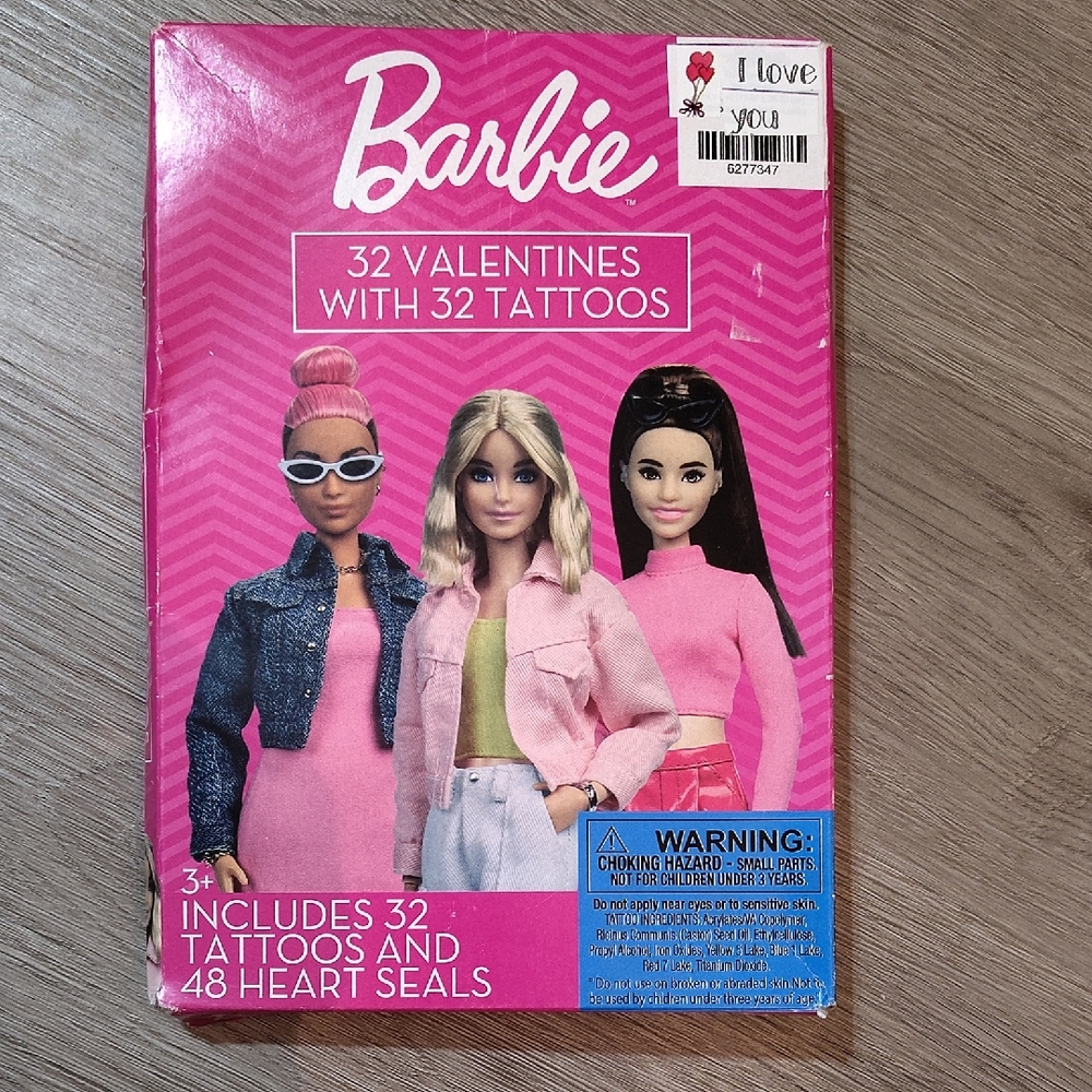 5/$10👋🏾🆕Barbie Box of Valentines Cards, Tattoos,& Heart Seals